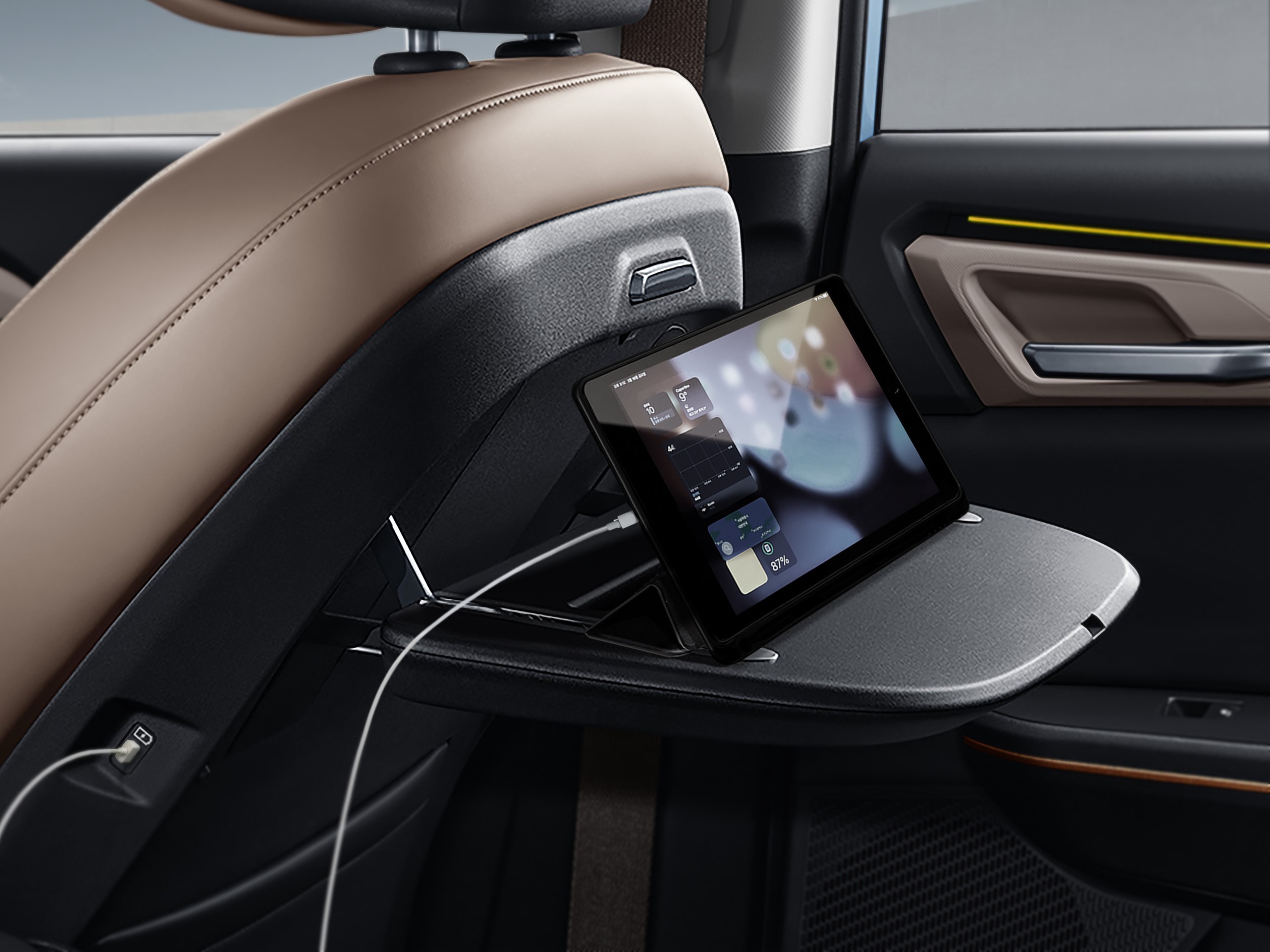 Rear_seat_table0